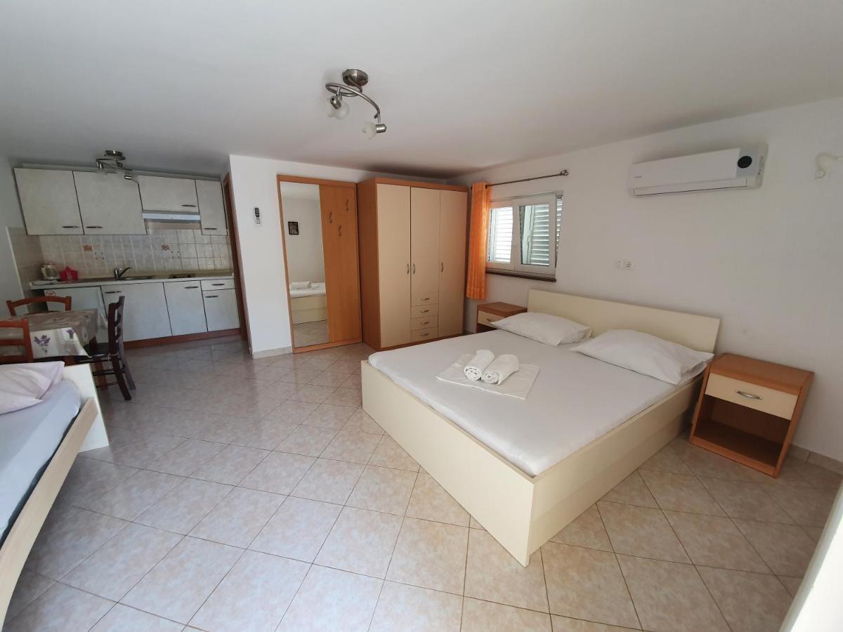 Apartmani Vrtlici Zdenka Stara Novalja Exterior foto