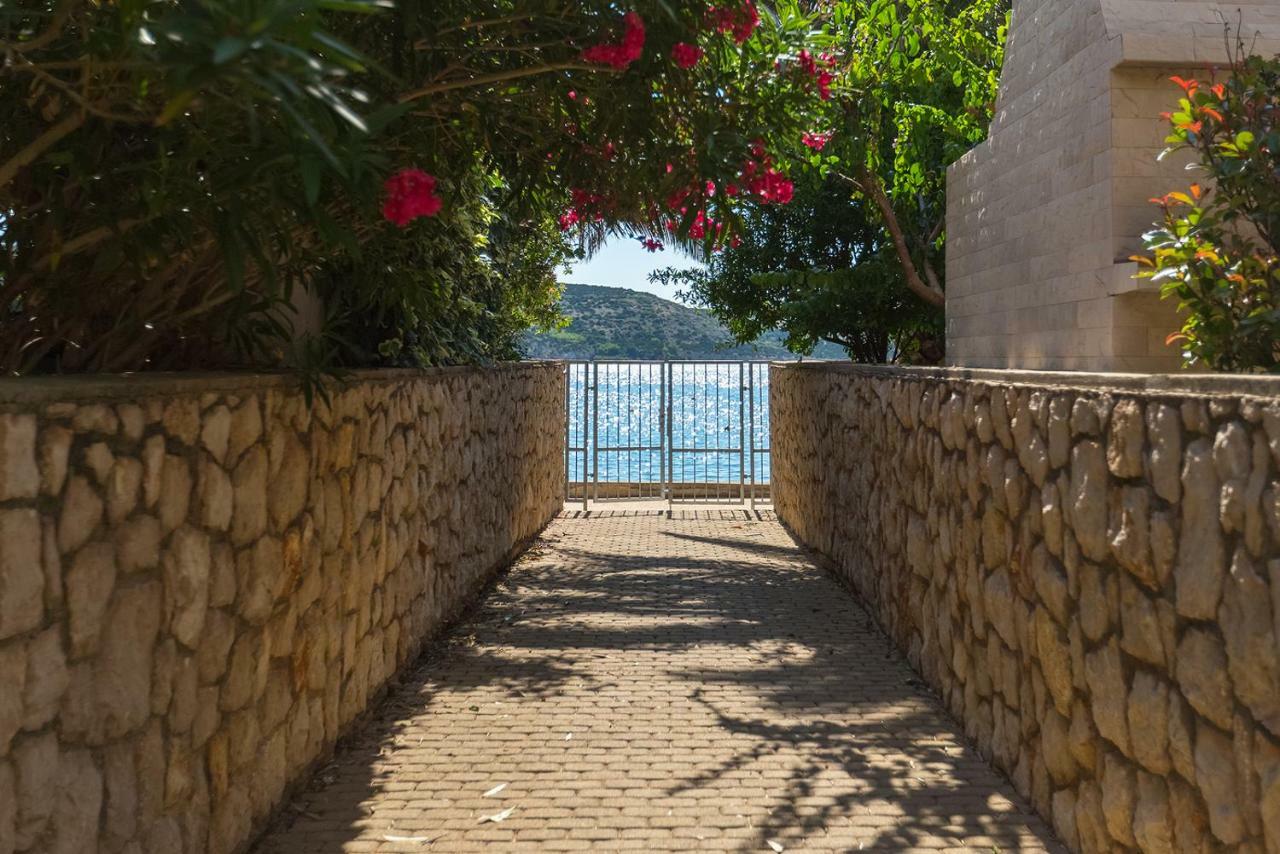 Apartmani Vrtlici Zdenka Stara Novalja Exterior foto
