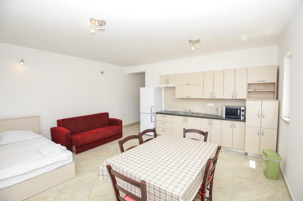 Apartmani Vrtlici Zdenka Stara Novalja Exterior foto
