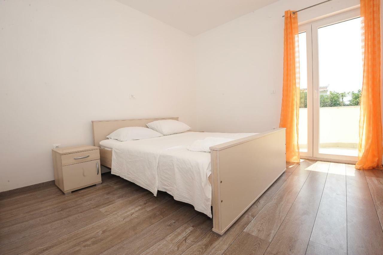 Apartmani Vrtlici Zdenka Stara Novalja Exterior foto