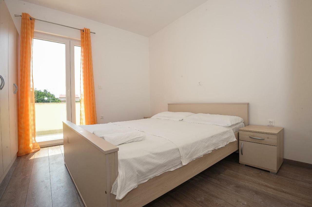 Apartmani Vrtlici Zdenka Stara Novalja Exterior foto